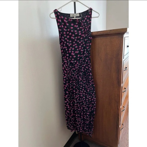 Dress - Picture 3 of 6